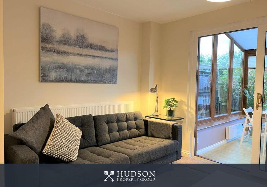 Telford Townhouse With Parking And Garden Villa Exterior photo